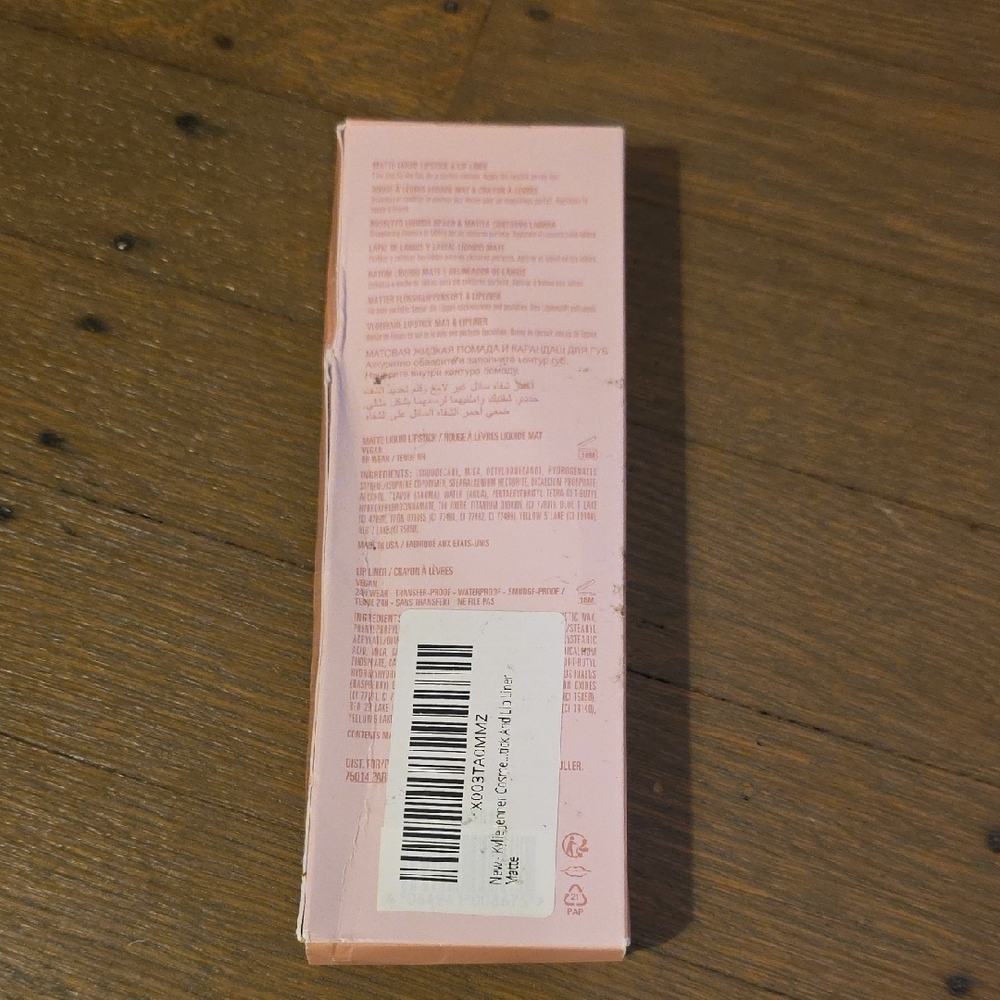 Kylie Cosmetics Matte Lip Kit in #700 Bare Matte - Picture 4 of 4